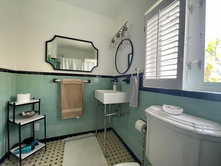 Hot Tub, Tiki Bar, Outdoor Shower, Near Intercoastal Waterway! West Palm Beach Eksteriør billede