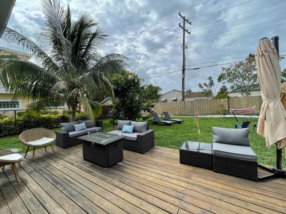 Hot Tub, Tiki Bar, Outdoor Shower, Near Intercoastal Waterway! West Palm Beach Eksteriør billede