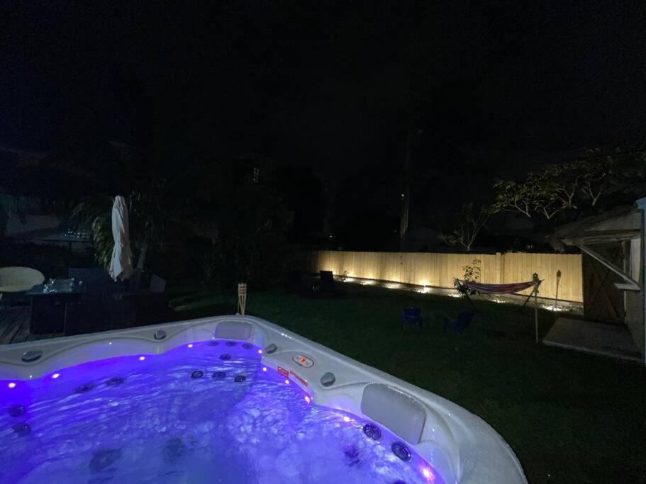 Hot Tub, Tiki Bar, Outdoor Shower, Near Intercoastal Waterway! West Palm Beach Eksteriør billede